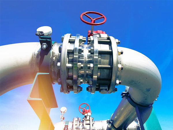 影響(xiang)工業閥門市(shi)場的主要趨(qu)勢